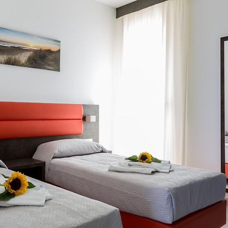 Residenza Riva Azzurra Aparthotel Rimini Bagian luar foto