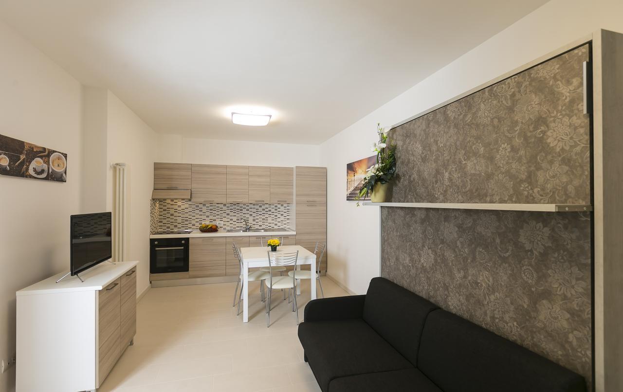 Residenza Riva Azzurra Aparthotel Rimini Bagian luar foto