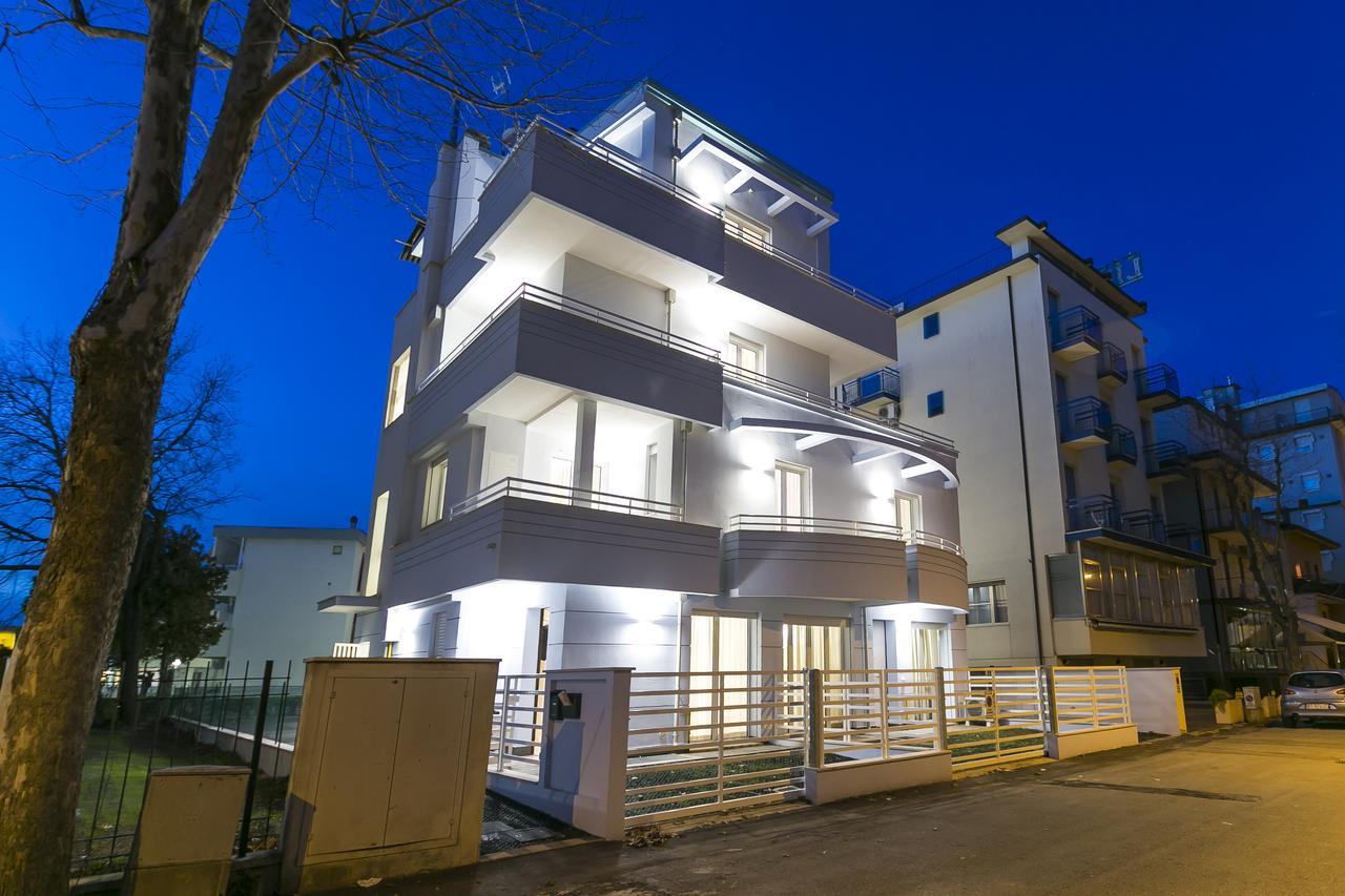 Residenza Riva Azzurra Aparthotel Rimini Bagian luar foto