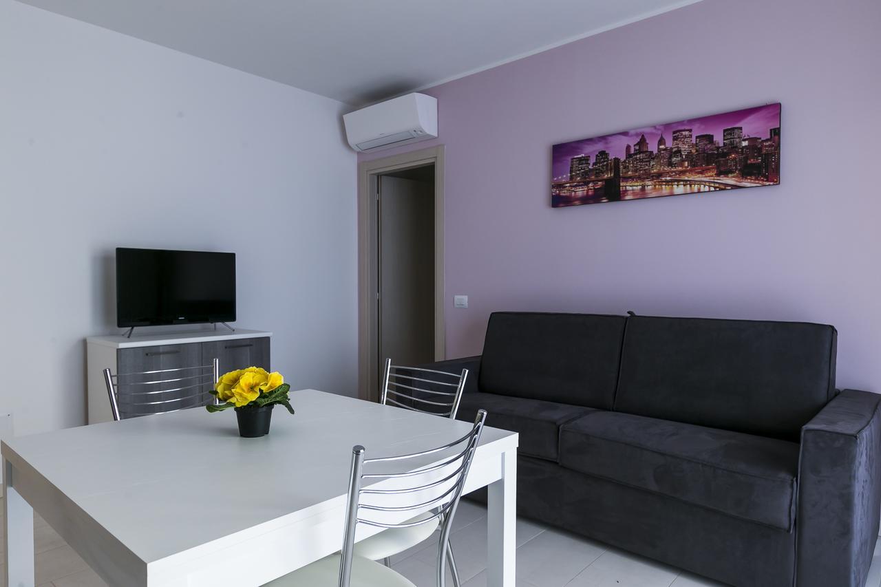 Residenza Riva Azzurra Aparthotel Rimini Bagian luar foto