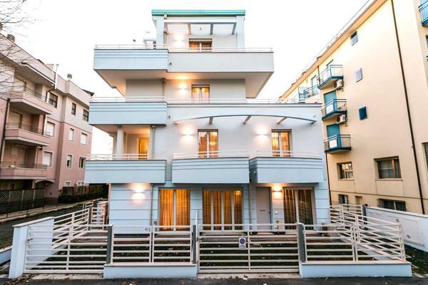 Residenza Riva Azzurra Aparthotel Rimini Bagian luar foto