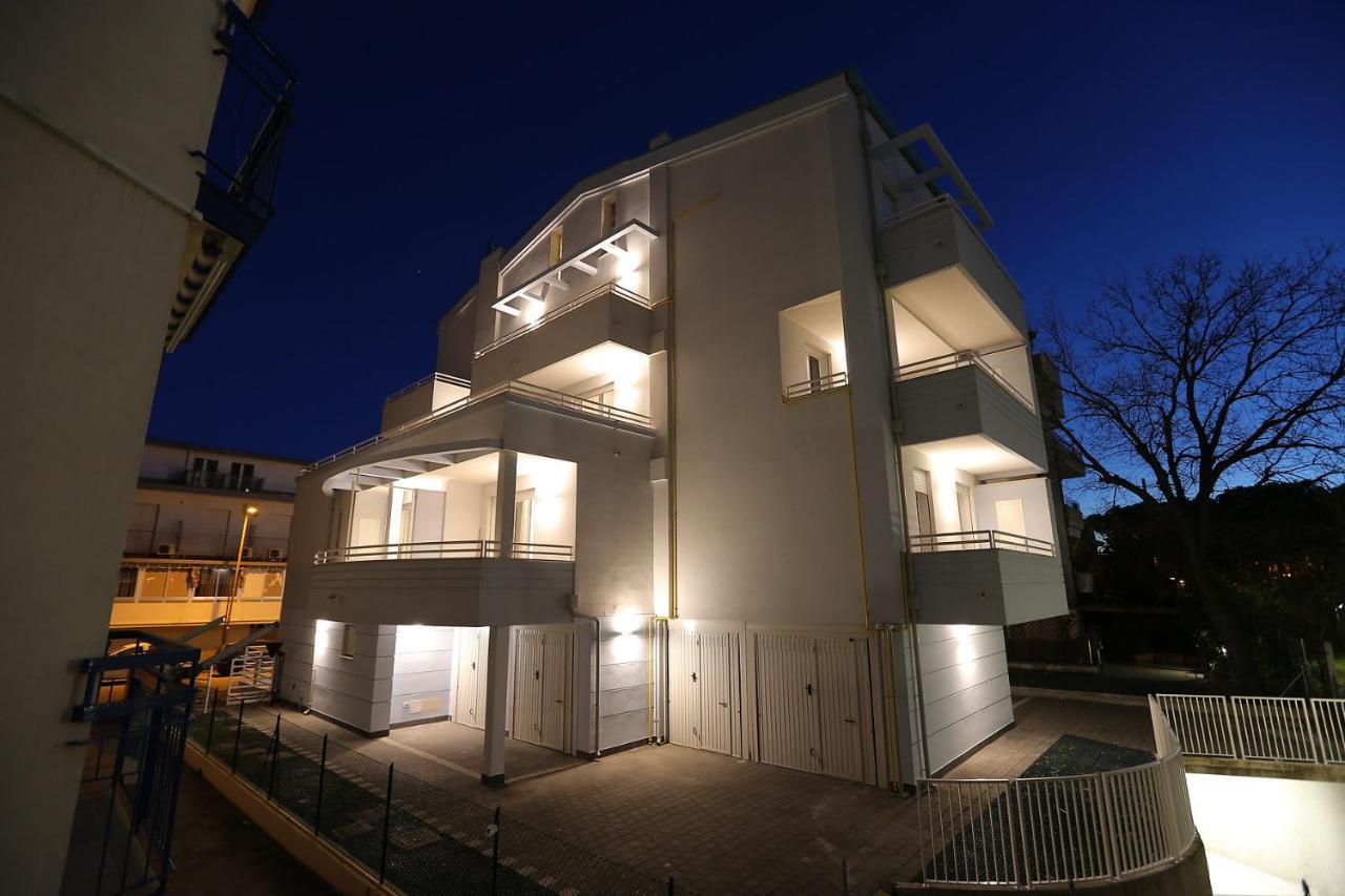 Residenza Riva Azzurra Aparthotel Rimini Ruang foto